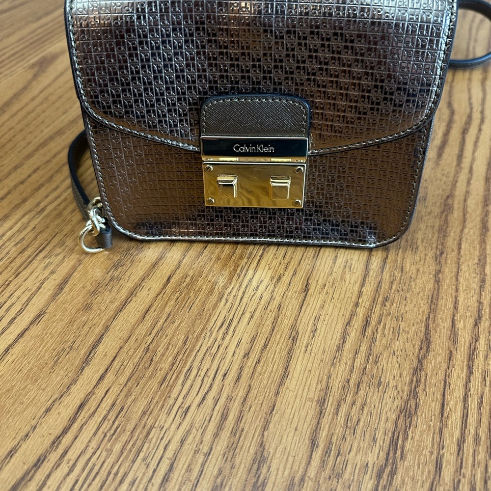 Calvin Klein Silver Crossbody Bag with Textured Design